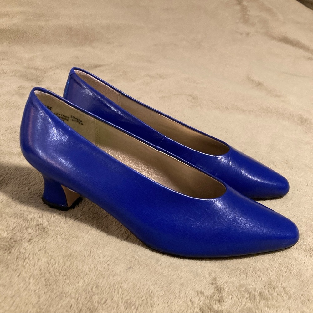 NIB Lattitudes Vintage 80s Leather Heels Blue Size 7.5M
